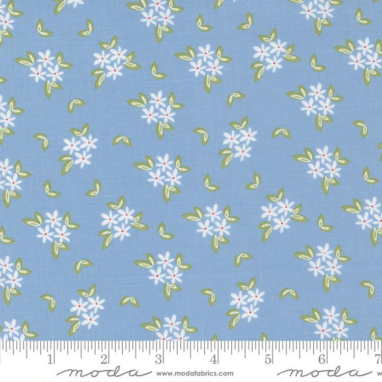 MODA Emma Daisies 37632-19 Bluebell - Cotton Fabric