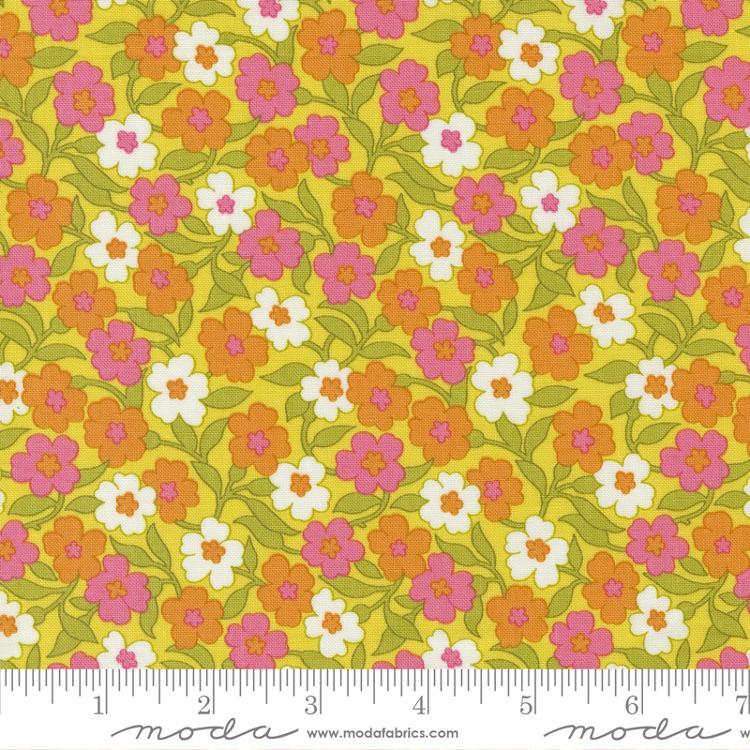 Moda Flower Power 33711-15 Citrine - Cotton Fabric