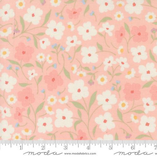 MODA Cottage Charm - 31750-14 Koral Kicks - Cotton Fabric