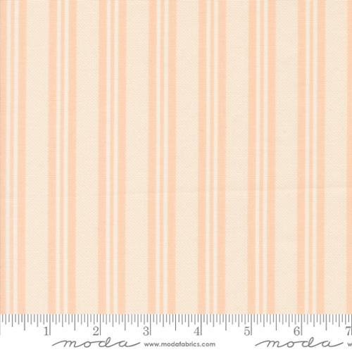 MODA Cottage Charm - 31756-17 Whipped Peach - Cotton Fabric