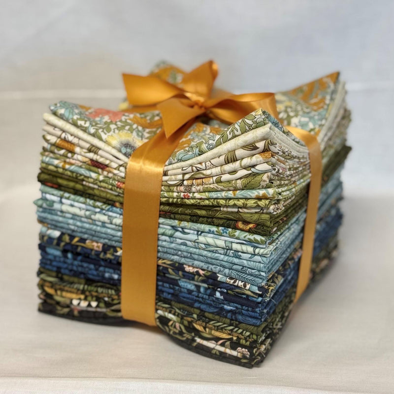 MODA Morris Manor Fat Quarter Bundle - 33 Fat Quarters - Precut