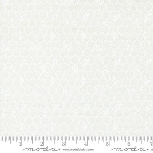 MODA Wild Honey - 5253-21 Daisy White - Cotton Fabric