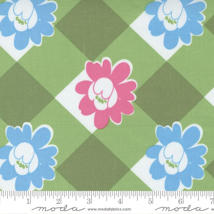 MODA Picnic Pop - 22430-12 Grassy Green - Cotton Fabric